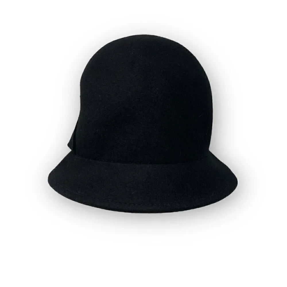 Riviera black cloche